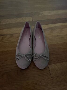 Pretty Ballerinas Nicole Beige Suede Ballet Flats with Bow